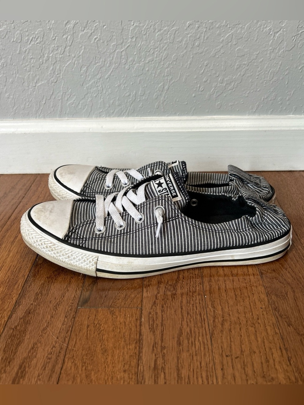 Converse Shoreline Sneakers Slip On Shoes Women’s Size 10 Striped Gray Black
